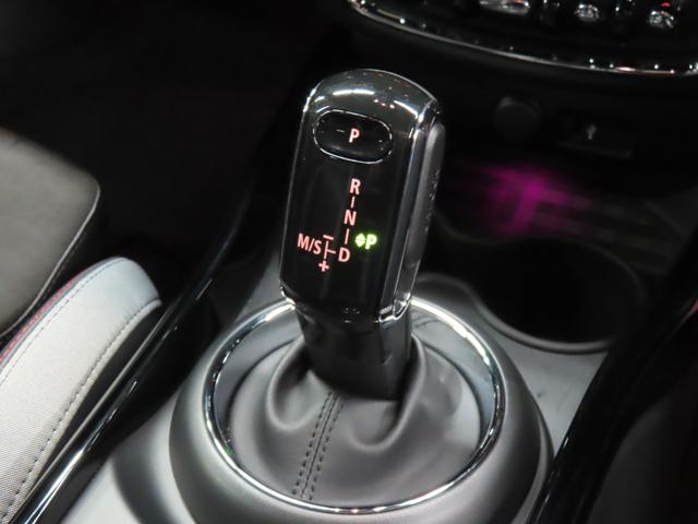 MINI クーパーSD クラブマン エッセンシャル・トリム クラブマン/インディアンサマーレッド/認定中古車/アダプティブクルーズコントロール/衝突軽減ブレーキ/純正ナビゲーション/純正バックカメラ/LEDヘッドライト/ETC付/シートヒーター/オットマン(10枚目)