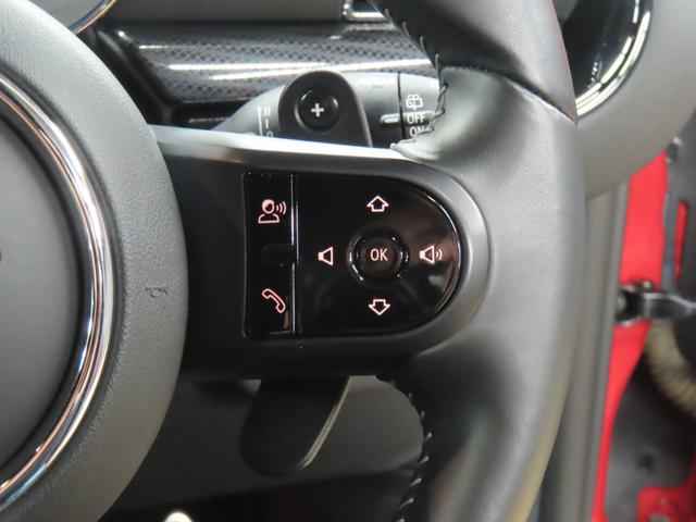 MINI クーパーSD クラブマン エッセンシャル・トリム クラブマン/インディアンサマーレッド/認定中古車/アダプティブクルーズコントロール/衝突軽減ブレーキ/純正ナビゲーション/純正バックカメラ/LEDヘッドライト/ETC付/シートヒーター/オットマン(17枚目)