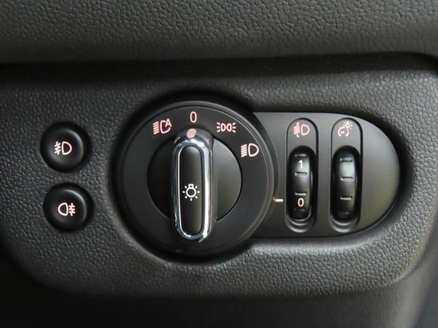 MINI クーパーSD クラブマン エッセンシャル・トリム クラブマン/インディアンサマーレッド/認定中古車/アダプティブクルーズコントロール/衝突軽減ブレーキ/純正ナビゲーション/純正バックカメラ/LEDヘッドライト/ETC付/シートヒーター/オットマン(20枚目)