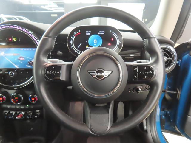 MINI クーパーD クラシック・トリム 3DOOR/アイランドブルー/認定中古車/禁煙車/衝突軽減ブレーキ/純正ナビゲーション/純正バックカメラ/ETC/LEDヘッドライト/AUTOライト/AUTOワイパー/オットマン/コンフォートアクセス(15枚目)