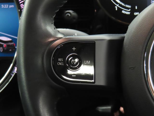 MINI クーパーD クラシック・トリム 3DOOR/アイランドブルー/認定中古車/禁煙車/衝突軽減ブレーキ/純正ナビゲーション/純正バックカメラ/ETC/LEDヘッドライト/AUTOライト/AUTOワイパー/オットマン/コンフォートアクセス(16枚目)