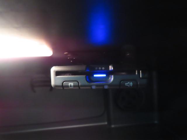 MINI クーパーD クラシック・トリム 3DOOR/アイランドブルー/認定中古車/禁煙車/衝突軽減ブレーキ/純正ナビゲーション/純正バックカメラ/ETC/LEDヘッドライト/AUTOライト/AUTOワイパー/オットマン/コンフォートアクセス(22枚目)