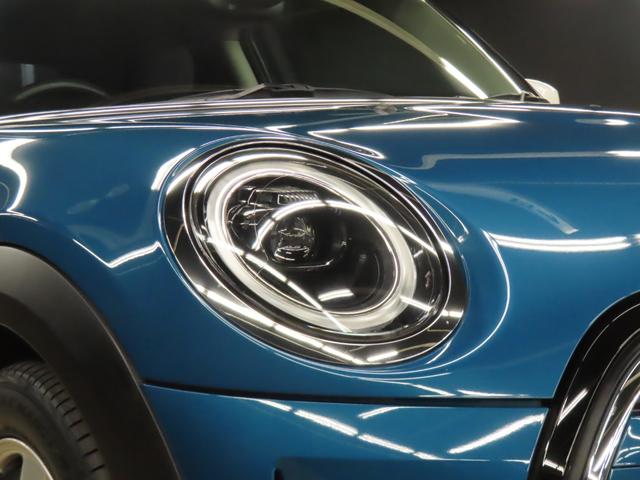 MINI クーパーD クラシック・トリム 3DOOR/アイランドブルー/認定中古車/禁煙車/衝突軽減ブレーキ/純正ナビゲーション/純正バックカメラ/ETC/LEDヘッドライト/AUTOライト/AUTOワイパー/オットマン/コンフォートアクセス(24枚目)