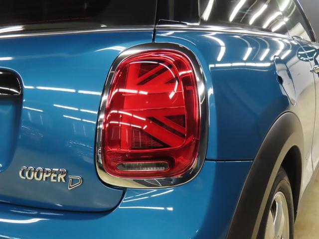 MINI クーパーD クラシック・トリム 3DOOR/アイランドブルー/認定中古車/禁煙車/衝突軽減ブレーキ/純正ナビゲーション/純正バックカメラ/ETC/LEDヘッドライト/AUTOライト/AUTOワイパー/オットマン/コンフォートアクセス(29枚目)