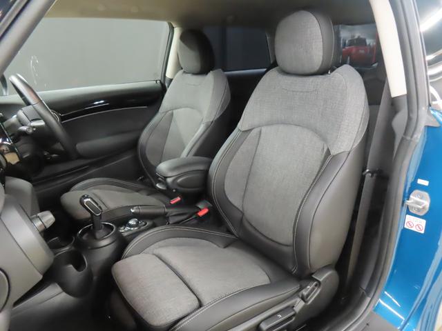 MINI クーパーD クラシック・トリム 3DOOR/アイランドブルー/認定中古車/禁煙車/衝突軽減ブレーキ/純正ナビゲーション/純正バックカメラ/ETC/LEDヘッドライト/AUTOライト/AUTOワイパー/オットマン/コンフォートアクセス(36枚目)