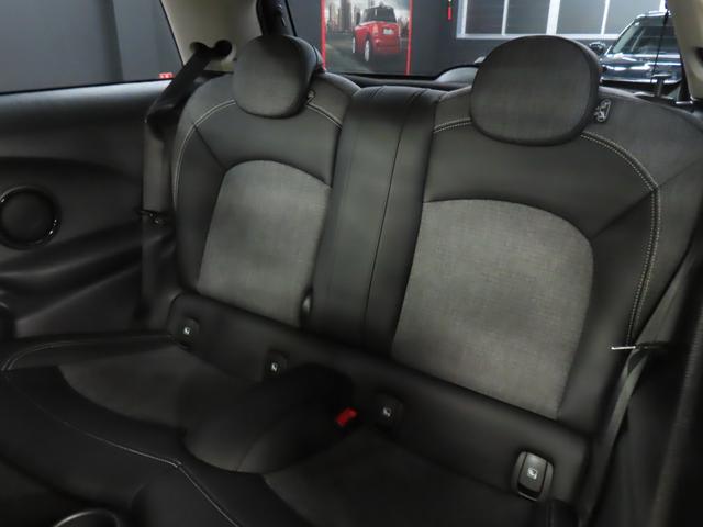 MINI クーパーD クラシック・トリム 3DOOR/アイランドブルー/認定中古車/禁煙車/衝突軽減ブレーキ/純正ナビゲーション/純正バックカメラ/ETC/LEDヘッドライト/AUTOライト/AUTOワイパー/オットマン/コンフォートアクセス(39枚目)