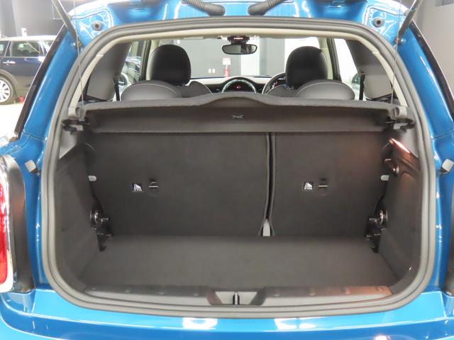 MINI クーパーD クラシック・トリム 3DOOR/アイランドブルー/認定中古車/禁煙車/衝突軽減ブレーキ/純正ナビゲーション/純正バックカメラ/ETC/LEDヘッドライト/AUTOライト/AUTOワイパー/オットマン/コンフォートアクセス(45枚目)