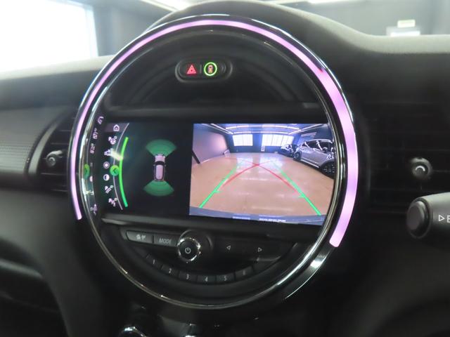 MINI クーパーD 3DOOR/ムーンウォークグレー/認定中古車/衝突軽減ブレーキ/純正ナビゲーション/純正バックカメラ/ETC付/コンフォートアクセス/LEDヘッドライト/AUTOライト/AUTOワイパー/禁煙車(7枚目)