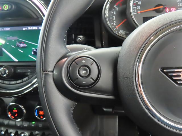 MINI クーパーD 3DOOR/ムーンウォークグレー/認定中古車/衝突軽減ブレーキ/純正ナビゲーション/純正バックカメラ/ETC付/コンフォートアクセス/LEDヘッドライト/AUTOライト/AUTOワイパー/禁煙車(16枚目)
