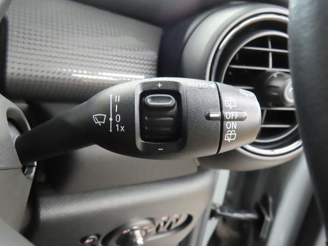 MINI クーパーD 3DOOR/ムーンウォークグレー/認定中古車/衝突軽減ブレーキ/純正ナビゲーション/純正バックカメラ/ETC付/コンフォートアクセス/LEDヘッドライト/AUTOライト/AUTOワイパー/禁煙車(18枚目)