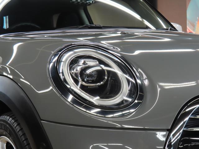 MINI クーパーD 3DOOR/ムーンウォークグレー/認定中古車/衝突軽減ブレーキ/純正ナビゲーション/純正バックカメラ/ETC付/コンフォートアクセス/LEDヘッドライト/AUTOライト/AUTOワイパー/禁煙車(24枚目)