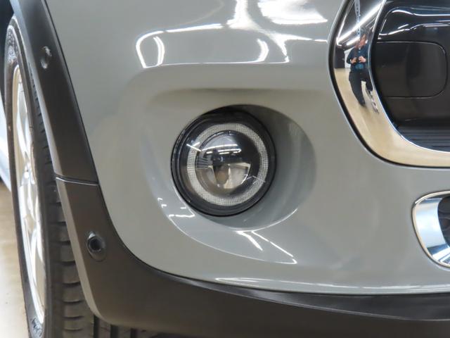 MINI クーパーD 3DOOR/ムーンウォークグレー/認定中古車/衝突軽減ブレーキ/純正ナビゲーション/純正バックカメラ/ETC付/コンフォートアクセス/LEDヘッドライト/AUTOライト/AUTOワイパー/禁煙車(25枚目)