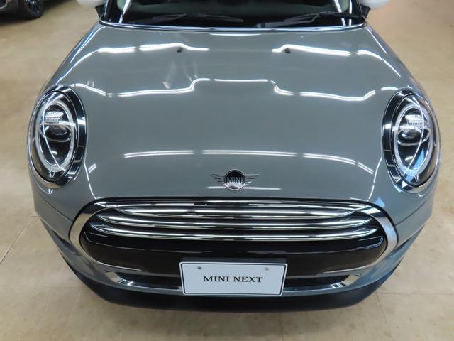 MINI クーパーD 3DOOR/ムーンウォークグレー/認定中古車/衝突軽減ブレーキ/純正ナビゲーション/純正バックカメラ/ETC付/コンフォートアクセス/LEDヘッドライト/AUTOライト/AUTOワイパー/禁煙車(26枚目)