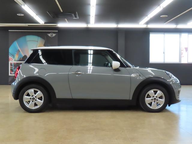 MINI クーパーD 3DOOR/ムーンウォークグレー/認定中古車/衝突軽減ブレーキ/純正ナビゲーション/純正バックカメラ/ETC付/コンフォートアクセス/LEDヘッドライト/AUTOライト/AUTOワイパー/禁煙車(54枚目)