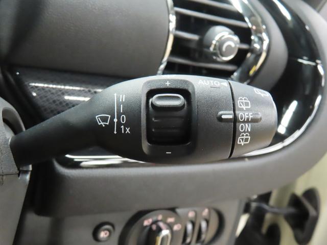 MINI クーパーSD クラブマン クラブマン/ペッパーホワイト/認定中古車/アダプティブクルーズコントロール/衝突軽減ブレーキ/純正ナビゲーション/純正バックカメラ/ETC付/LEDヘッドライト/コンフォートアクセス/AUTOライト(18枚目)