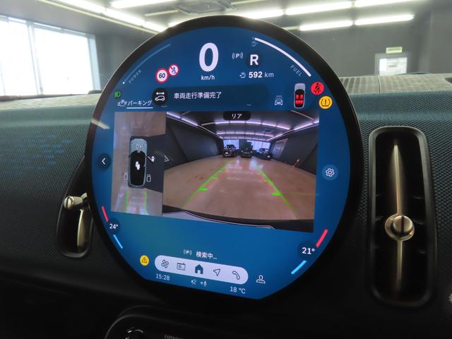 ＭＩＮＩ カントリーマンＳオール４　フェイバリット・トリム　認定中古車／カントリーマン／スモーキーグリーン／４ＷＤ／Ａｐｐｌｅｃａｒｐｌａｙ／ヘッドアップディスプレイ／アダプティブクルーズコントロール／衝突軽減ブレーキ／ドライブレコーダー／ＭＩＮＩＳＯＳコール（7枚目）