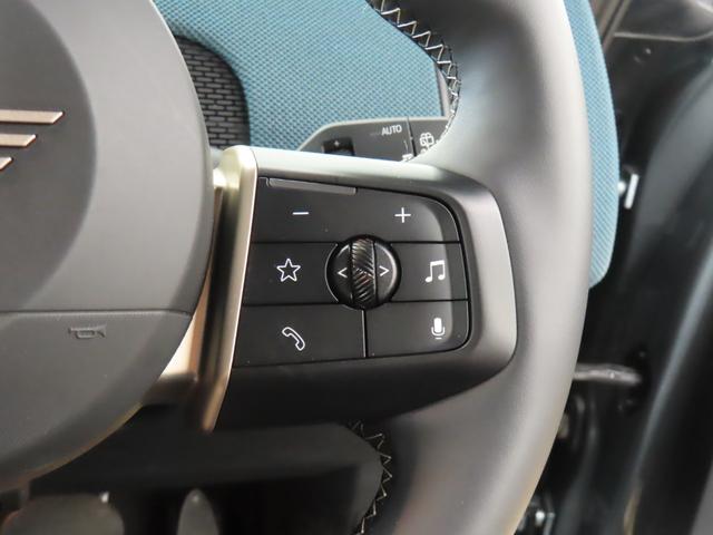 ＭＩＮＩ カントリーマンＳオール４　フェイバリット・トリム　認定中古車／カントリーマン／スモーキーグリーン／４ＷＤ／Ａｐｐｌｅｃａｒｐｌａｙ／ヘッドアップディスプレイ／アダプティブクルーズコントロール／衝突軽減ブレーキ／ドライブレコーダー／ＭＩＮＩＳＯＳコール（16枚目）