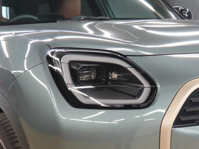 ＭＩＮＩ カントリーマンＳオール４　フェイバリット・トリム　認定中古車／カントリーマン／スモーキーグリーン／４ＷＤ／Ａｐｐｌｅｃａｒｐｌａｙ／ヘッドアップディスプレイ／アダプティブクルーズコントロール／衝突軽減ブレーキ／ドライブレコーダー／ＭＩＮＩＳＯＳコール（23枚目）