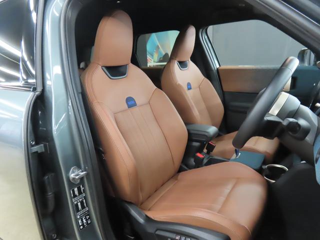 ＭＩＮＩ カントリーマンＳオール４　フェイバリット・トリム　認定中古車／カントリーマン／スモーキーグリーン／４ＷＤ／Ａｐｐｌｅｃａｒｐｌａｙ／ヘッドアップディスプレイ／アダプティブクルーズコントロール／衝突軽減ブレーキ／ドライブレコーダー／ＭＩＮＩＳＯＳコール（32枚目）