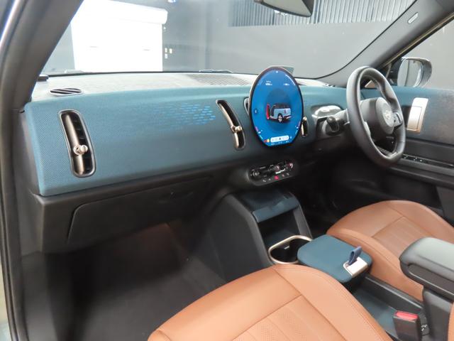 ＭＩＮＩ カントリーマンＳオール４　フェイバリット・トリム　認定中古車／カントリーマン／スモーキーグリーン／４ＷＤ／Ａｐｐｌｅｃａｒｐｌａｙ／ヘッドアップディスプレイ／アダプティブクルーズコントロール／衝突軽減ブレーキ／ドライブレコーダー／ＭＩＮＩＳＯＳコール（41枚目）