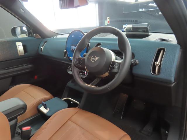 ＭＩＮＩ カントリーマンＳオール４　フェイバリット・トリム　認定中古車／カントリーマン／スモーキーグリーン／４ＷＤ／Ａｐｐｌｅｃａｒｐｌａｙ／ヘッドアップディスプレイ／アダプティブクルーズコントロール／衝突軽減ブレーキ／ドライブレコーダー／ＭＩＮＩＳＯＳコール（42枚目）