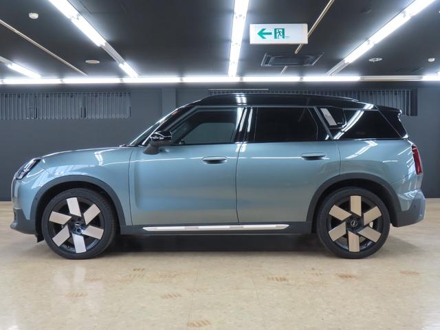 ＭＩＮＩ カントリーマンＳオール４　フェイバリット・トリム　認定中古車／カントリーマン／スモーキーグリーン／４ＷＤ／Ａｐｐｌｅｃａｒｐｌａｙ／ヘッドアップディスプレイ／アダプティブクルーズコントロール／衝突軽減ブレーキ／ドライブレコーダー／ＭＩＮＩＳＯＳコール（59枚目）
