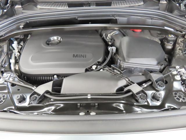 ＭＩＮＩ カントリーマンＳオール４　フェイバリット・トリム　認定中古車／カントリーマン／スモーキーグリーン／４ＷＤ／Ａｐｐｌｅｃａｒｐｌａｙ／ヘッドアップディスプレイ／アダプティブクルーズコントロール／衝突軽減ブレーキ／ドライブレコーダー／ＭＩＮＩＳＯＳコール（61枚目）