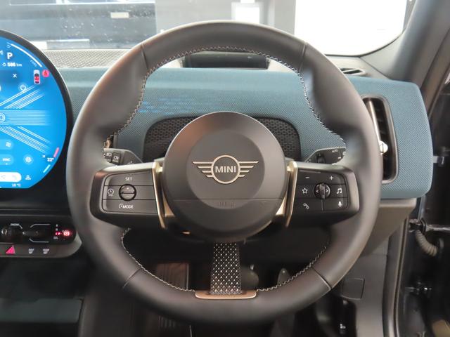 ＭＩＮＩ カントリーマンＳオール４　フェイバリット・トリム　認定中古車／カントリーマン／４ＷＤ／レジェンドグレー／アダプティブクルーズコントロール／Ａｐｐｌｅｃａｒｐｌａｙ／衝突軽減ブレーキ／ヘッドアップディスプレイ／ＬＥＤヘッドライト／コンフォートアクセス（14枚目）