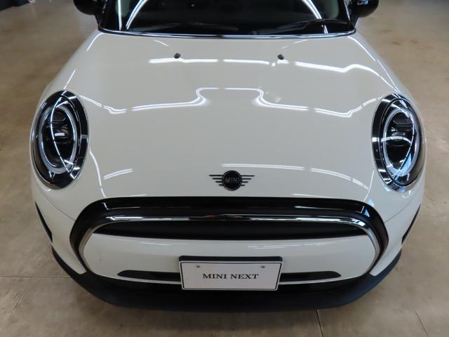 MINI クーパーD クラシック・トリム 認定中古車・禁煙車・ペッパーホワイト・AppleCarPlay・純正バックカメラ・クルーズコントロール・PDC・純正アルミホイール・アンビエントライト・ユニオンジャックテールランプ(28枚目)