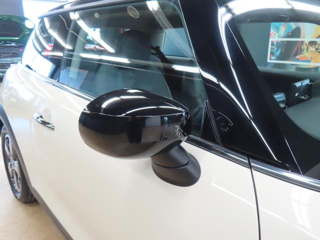 MINI クーパーD クラシック・トリム 認定中古車・禁煙車・ペッパーホワイト・AppleCarPlay・純正バックカメラ・クルーズコントロール・PDC・純正アルミホイール・アンビエントライト・ユニオンジャックテールランプ(29枚目)