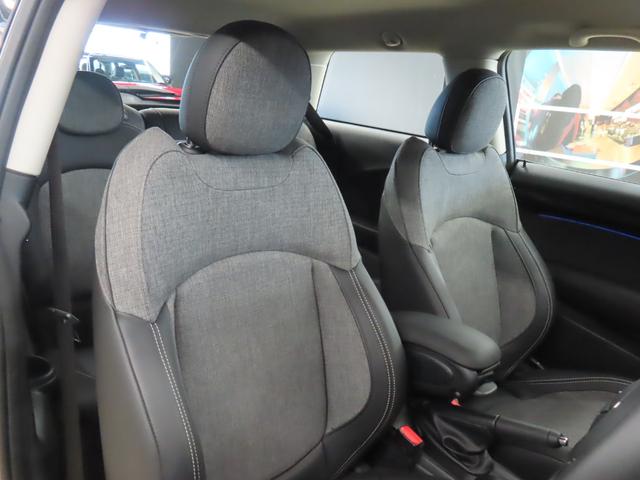 MINI クーパーD クラシック・トリム 認定中古車・禁煙車・ペッパーホワイト・AppleCarPlay・純正バックカメラ・クルーズコントロール・PDC・純正アルミホイール・アンビエントライト・ユニオンジャックテールランプ(37枚目)