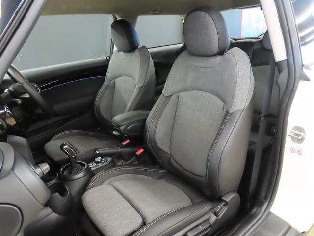 MINI クーパーD クラシック・トリム 認定中古車・禁煙車・ペッパーホワイト・AppleCarPlay・純正バックカメラ・クルーズコントロール・PDC・純正アルミホイール・アンビエントライト・ユニオンジャックテールランプ(39枚目)