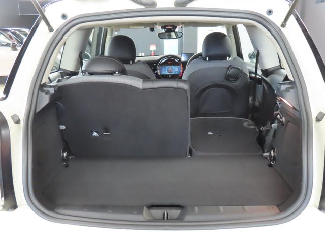 MINI クーパーD クラシック・トリム 認定中古車・禁煙車・ペッパーホワイト・AppleCarPlay・純正バックカメラ・クルーズコントロール・PDC・純正アルミホイール・アンビエントライト・ユニオンジャックテールランプ(50枚目)