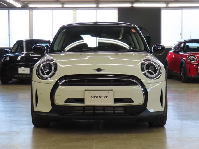 MINI クーパーD クラシック・トリム 認定中古車・禁煙車・ペッパーホワイト・AppleCarPlay・純正バックカメラ・クルーズコントロール・PDC・純正アルミホイール・アンビエントライト・ユニオンジャックテールランプ(54枚目)