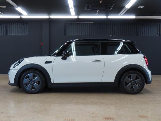 MINI クーパーD クラシック・トリム 認定中古車・禁煙車・ペッパーホワイト・AppleCarPlay・純正バックカメラ・クルーズコントロール・PDC・純正アルミホイール・アンビエントライト・ユニオンジャックテールランプ(60枚目)