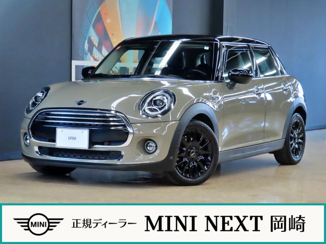 ＭＩＮＩ クーパー　認定中古車／５ＤＯＲ／エメラルドグレー／禁煙車／衝突軽減ブレーキ／純正ナビゲーション／純正バックカメラ／ＬＥＤヘッドライト／コンフォートアクセス／ＥＴＣ付／シートヒーター／オットマン／ＡＵＴＯライト（2枚目）