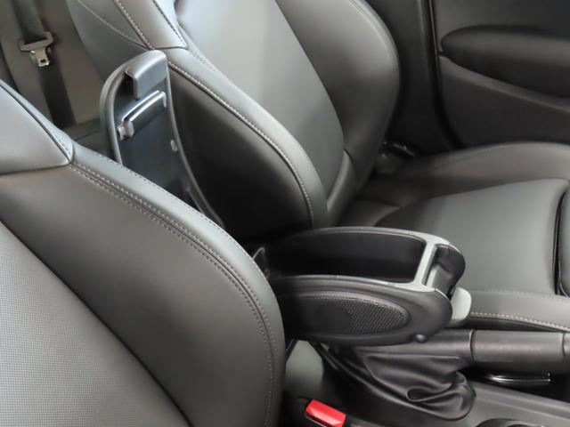ＭＩＮＩ クーパー　認定中古車／５ＤＯＲ／エメラルドグレー／禁煙車／衝突軽減ブレーキ／純正ナビゲーション／純正バックカメラ／ＬＥＤヘッドライト／コンフォートアクセス／ＥＴＣ付／シートヒーター／オットマン／ＡＵＴＯライト（13枚目）