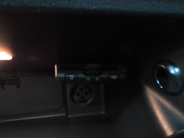 ＭＩＮＩ クーパー　認定中古車／５ＤＯＲ／エメラルドグレー／禁煙車／衝突軽減ブレーキ／純正ナビゲーション／純正バックカメラ／ＬＥＤヘッドライト／コンフォートアクセス／ＥＴＣ付／シートヒーター／オットマン／ＡＵＴＯライト（22枚目）