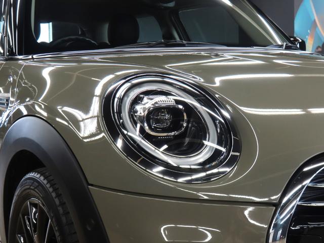 ＭＩＮＩ クーパー　認定中古車／５ＤＯＲ／エメラルドグレー／禁煙車／衝突軽減ブレーキ／純正ナビゲーション／純正バックカメラ／ＬＥＤヘッドライト／コンフォートアクセス／ＥＴＣ付／シートヒーター／オットマン／ＡＵＴＯライト（24枚目）