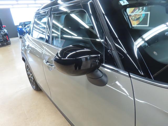 ＭＩＮＩ クーパー　認定中古車／５ＤＯＲ／エメラルドグレー／禁煙車／衝突軽減ブレーキ／純正ナビゲーション／純正バックカメラ／ＬＥＤヘッドライト／コンフォートアクセス／ＥＴＣ付／シートヒーター／オットマン／ＡＵＴＯライト（26枚目）