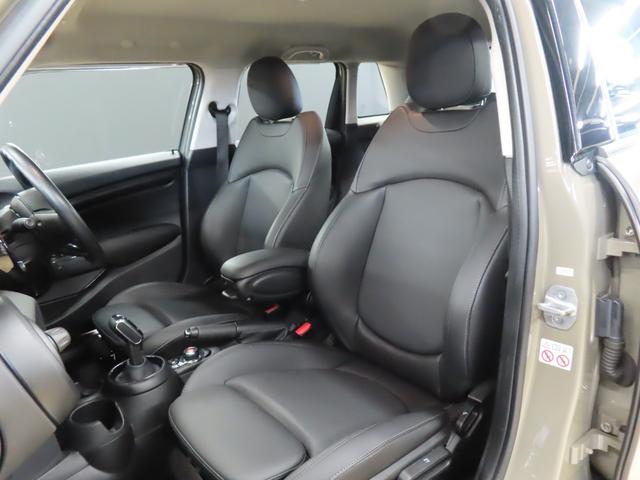 ＭＩＮＩ クーパー　認定中古車／５ＤＯＲ／エメラルドグレー／禁煙車／衝突軽減ブレーキ／純正ナビゲーション／純正バックカメラ／ＬＥＤヘッドライト／コンフォートアクセス／ＥＴＣ付／シートヒーター／オットマン／ＡＵＴＯライト（36枚目）