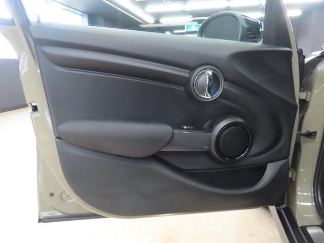 ＭＩＮＩ クーパー　認定中古車／５ＤＯＲ／エメラルドグレー／禁煙車／衝突軽減ブレーキ／純正ナビゲーション／純正バックカメラ／ＬＥＤヘッドライト／コンフォートアクセス／ＥＴＣ付／シートヒーター／オットマン／ＡＵＴＯライト（45枚目）