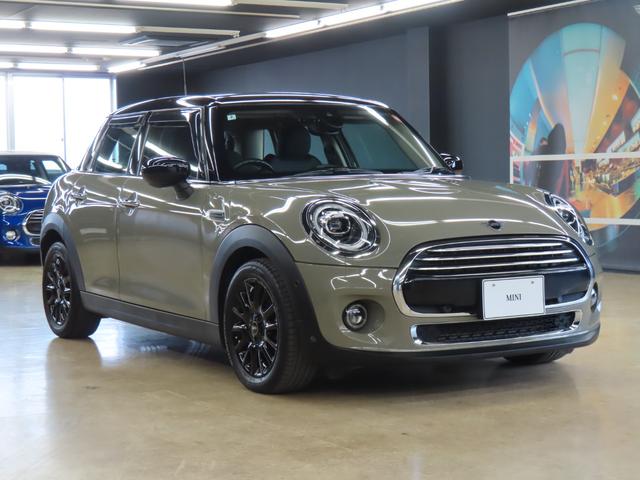 ＭＩＮＩ クーパー　認定中古車／５ＤＯＲ／エメラルドグレー／禁煙車／衝突軽減ブレーキ／純正ナビゲーション／純正バックカメラ／ＬＥＤヘッドライト／コンフォートアクセス／ＥＴＣ付／シートヒーター／オットマン／ＡＵＴＯライト（54枚目）
