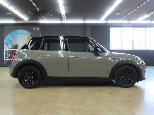 ＭＩＮＩ クーパー　認定中古車／５ＤＯＲ／エメラルドグレー／禁煙車／衝突軽減ブレーキ／純正ナビゲーション／純正バックカメラ／ＬＥＤヘッドライト／コンフォートアクセス／ＥＴＣ付／シートヒーター／オットマン／ＡＵＴＯライト（55枚目）