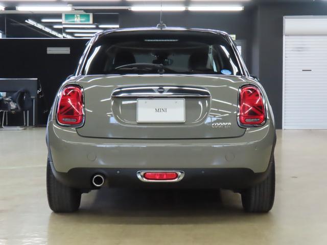 ＭＩＮＩ クーパー　認定中古車／５ＤＯＲ／エメラルドグレー／禁煙車／衝突軽減ブレーキ／純正ナビゲーション／純正バックカメラ／ＬＥＤヘッドライト／コンフォートアクセス／ＥＴＣ付／シートヒーター／オットマン／ＡＵＴＯライト（57枚目）