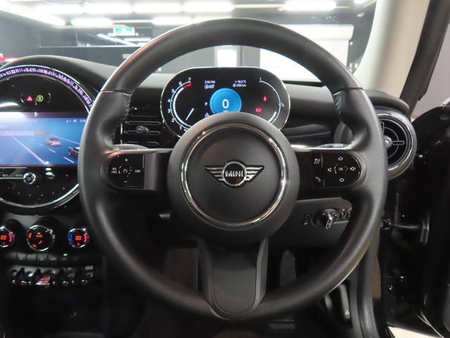 MINI クーパー 認定中古車/3DOOR/エニグマティックブラック/マルチトーンルーフ/禁煙車/衝突軽減ブレーキ/純正バックカメラ/ETC付/LEDヘッドライト/コンフォートアクセス/AUTOライト/AUTOワイパー(14枚目)