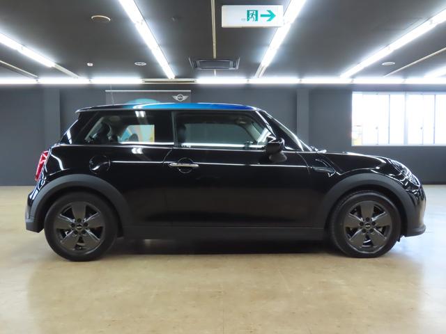 MINI クーパー 認定中古車/3DOOR/エニグマティックブラック/マルチトーンルーフ/禁煙車/衝突軽減ブレーキ/純正バックカメラ/ETC付/LEDヘッドライト/コンフォートアクセス/AUTOライト/AUTOワイパー(52枚目)