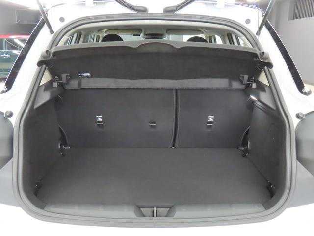 ＭＩＮＩ クーパーＣ　クラシック・トリム　認定中古車／５ＤＯＯＲ／ナノクホワイト／禁煙車／アダプティブクルーズコントロール／衝突軽減ブレーキ／Ａｐｐｌｅｃａｒｐｌａｙ／ヘッドアップディスプレイ／純正バックカメラ／コンフォートアクセス／ＥＴＣ付（47枚目）