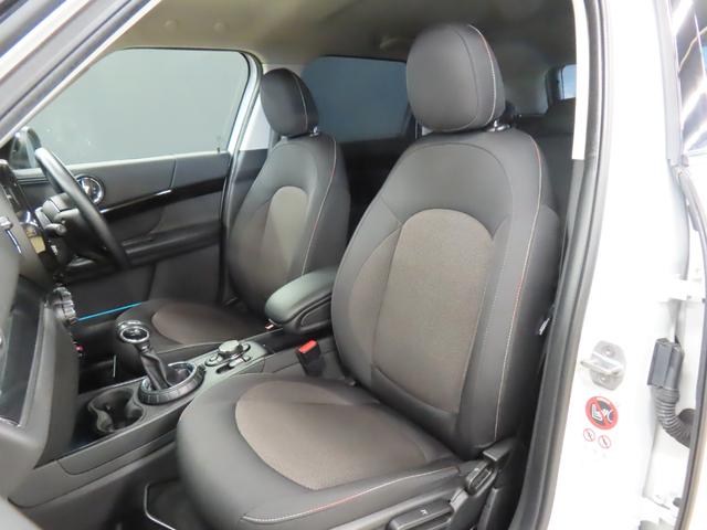 MINI クーパーD クロスオーバー 認定中古車/クロスオーバー/ライトホワイト/禁煙車/アダプティブクルーズコントロール/衝突軽減ブレーキ/純正ナビゲーション/純正バックカメラ/ETC付/LEDヘッドライト/コンフォートアクセス(40枚目)