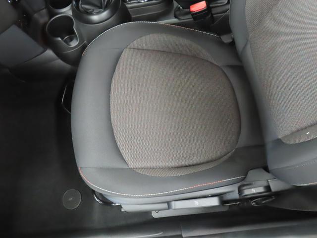 ＭＩＮＩ クーパーＤ　認定中古車／５ＤＯＯＲ／ペッパーホワイト／禁煙車／衝突軽減ブレーキ／純正ナビゲーション／純正バックカメラ／ＥＴＣ付／ＬＥＤヘッドライト／フォグランプ／コンフォートアクセス／ＡＵＴＯライト（42枚目）